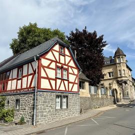 Fachwerkhaus Rosengärtchen by Vulkaneifel-Chalets, hotel v destinácii Kottenheim