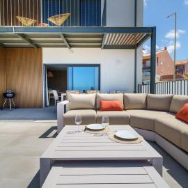 Julião Beach House in Carvoeira by Lisbeyond