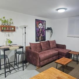 Panda house by the sea, hotel u gradu Qiryat Yam