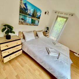 Dom na zboczu góry, hotel i Brenna