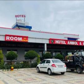 Hotel Anmol and Resort, hotel a Ghāt Bilod