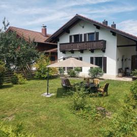 Ferienhaus mit 3 Schlafzimmer in Seenähe, hotel a Wielenbach