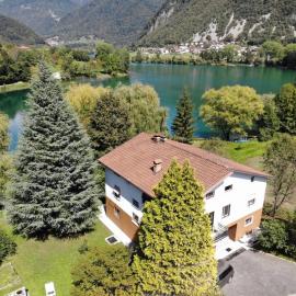 Vila Labod, unique villa at the lake