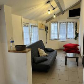 Studio meublé centre ville, hotel in Aulnoye-Aymeries