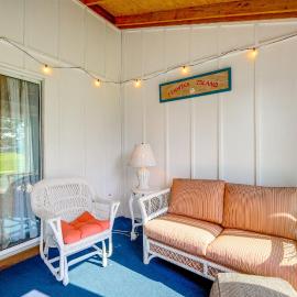 Family Retreat w/ Pool, Hot Tub & Near Fenwick!, hotel en Selbyville