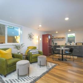 Bright & Modern Basement Apartment DT N'hood