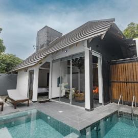 Villa H2O by Dr Nalin -Entire 2BR Villa - Private Pool & Breakfast - 5 min to Secret Beach, hotel in Ahangama