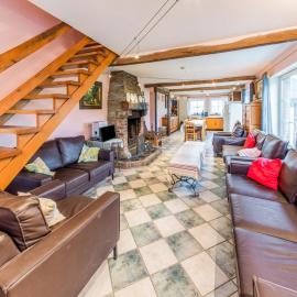 Charming Farmhouse in Brisy, hotel en Brisy