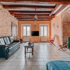 Cottage in Nouart Countryside, hotel in Nouart
