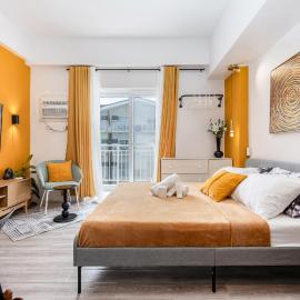 Stylish Condo Near Airport- Poolview Amani Grand