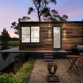 Banksia -Designer Tiny Home w Stunning Dam Views