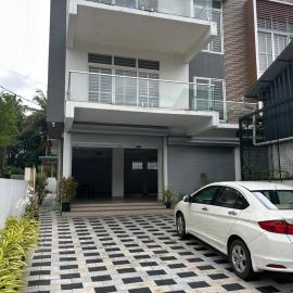 Modern 5BR Villa in Thrissur