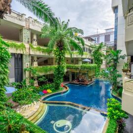 Famous Hotel Kuta Formerly Permata Kuta Hotel, готель у Куті