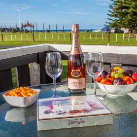 Waitangi Beach Unit A, hotel in Paihia