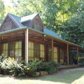 Goulburn River Cottage、Jamiesonのホテル