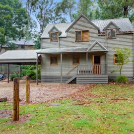King Parrot Retreat