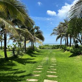 Saint Simeon Resort in Long Hải- Biệt thự biển 3 phòng ngủ - sát biển - hồ bơi - BBQ, hotel in Ấp Phước Tĩnh