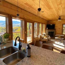 Brand New Chalet with Spectacular Views- Ursa Mons