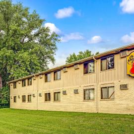 Super 8 by Wyndham Chaska, hôtel à Chaska