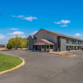 Econo Lodge Inn & Suites Enid South