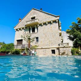La Maison au toit vert, hotel en Espalion