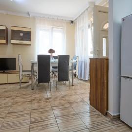 Tarsoly kertes nyaraló, hotel in Hajdúszoboszló