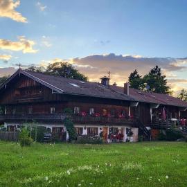 Ferienwohnung in Niederhasling، فندق في إرشينبرغ