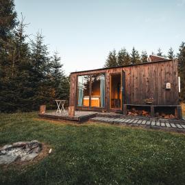 Tiny Glamp - Kontejner pod Pradědem, hotel in Rudná pod Pradědem