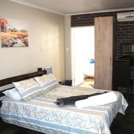 Delion Lodge, готель у місті Koster
