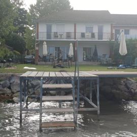 Vízparti apartmanok