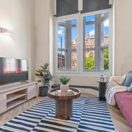Super Central Leeds 1 Bed Apt Town Hall, Art Gallery & Theatres - by PureStay