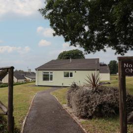 Harcombe House Bungalow - Pet Friendly with Wet Room, hotel in Newton Abbot
