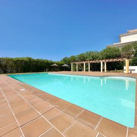 Apt MA - with pool