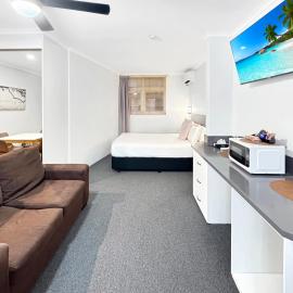 Golden Sands Motor Inn, hotel in Forster