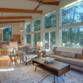 Bright, Contemporary, Walk to Town, Cafes & Beach