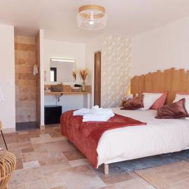 Le Clos de la Montignoise - Chambres d'Hôtes avec SPA PRIVATIF, hotel Montigny-le-Chartif városában