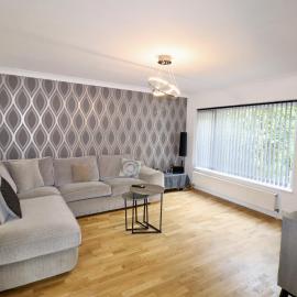Addlestone Spacious Four Bedroom House