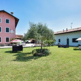 Cozy Home In Udine With Wifi, Hotel in Udine