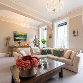 Regency Grandeur in Cheltenham sleeps 15