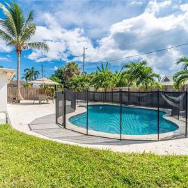 Home wpool by Dream Vacation unit DFS, hotel in Deerfield Beach