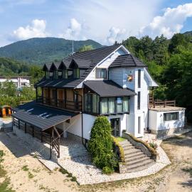 Pensiunea Plaiul Domnesc Runcu, hotel sa Runcu