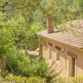 Casas rurales Batan Rio Tus, hotel di Yeste