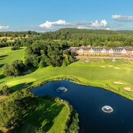 Carden Park Hotel, Golf Resort and Spa, hotel di Tilston