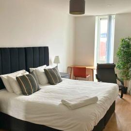 Bracknell RWH Stunning Two Bedroom Apartment