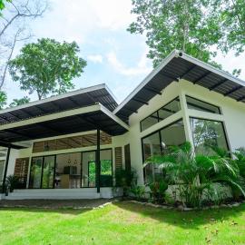 Anusara Dream Villa with Pool & AC