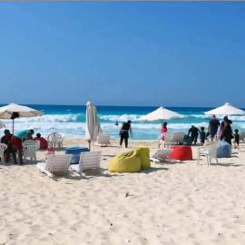 شاليه من غرفتين سانتوريني الساحل الشمالي, hotel in Sidi Kirayr