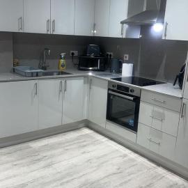 Modern Studio Near Heathrow, Tube and Hounslow High Street