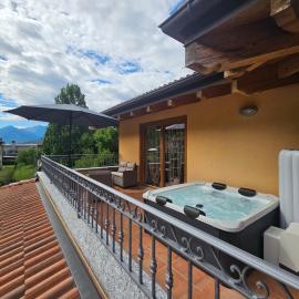 Attico tra Lago e Valli, Hotel in Piantedo