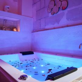 La Plume d'Amour- Love Room au Cœur du Vieux Tours, hotel a Tours
