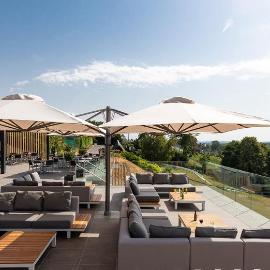 Floreal Le Panoramique, hotel em Mont-Saint-Aubert